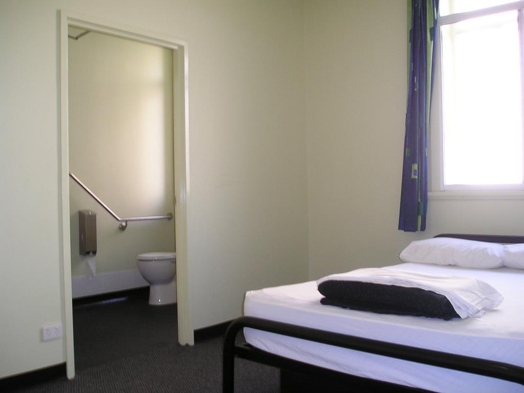 Albergue Base Brisbane Embassy Exterior foto