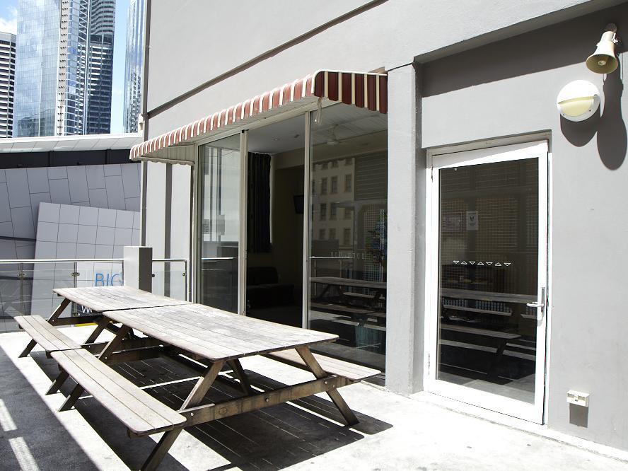 Albergue Base Brisbane Embassy Exterior foto