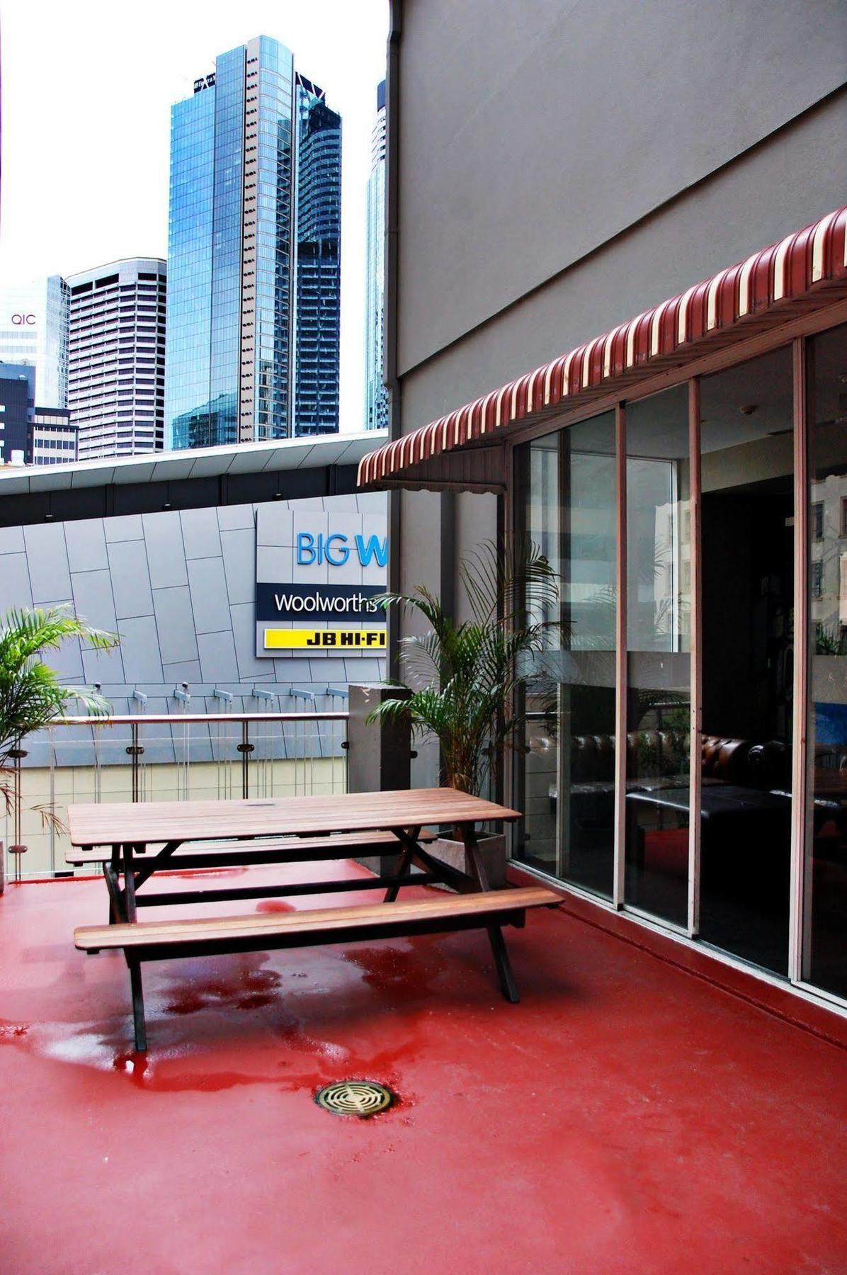 Albergue Base Brisbane Embassy Exterior foto